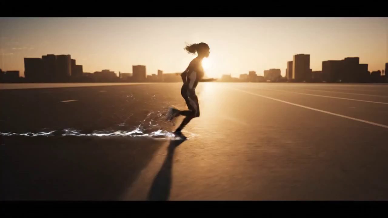 Dynamic Runner Ad: From Landscape to Product Reveal - Veo 3 AI video prompt thumbnail